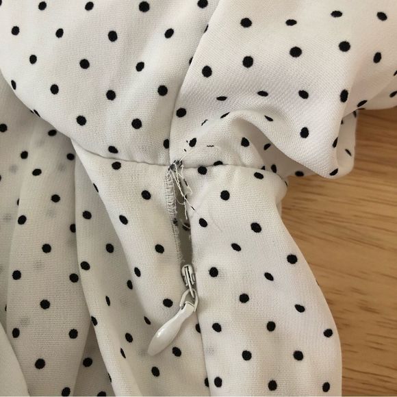 19 Cooper White Polka Dot Faux Wrap Dress Flutter Sleeves size Small NWT *Flaw - Picture 10 of 14